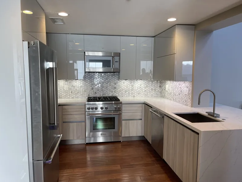 Aliant Italian cabinetry installation — Greater Toronto Area, Toronto by Stylish Cabinets