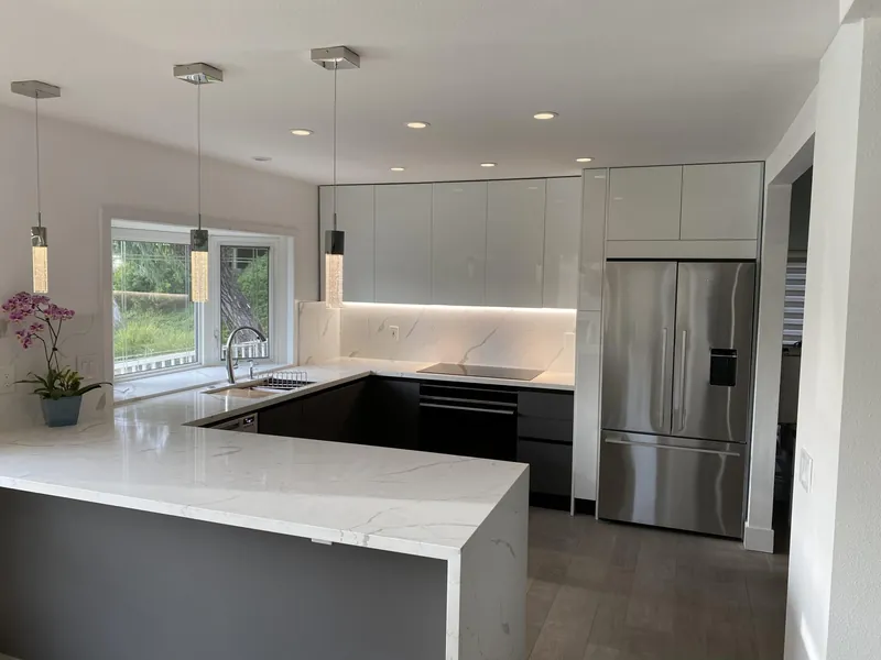 Metropolis modern Italian kitchen installation — Mississauga, Toronto by Stylish Cabinets